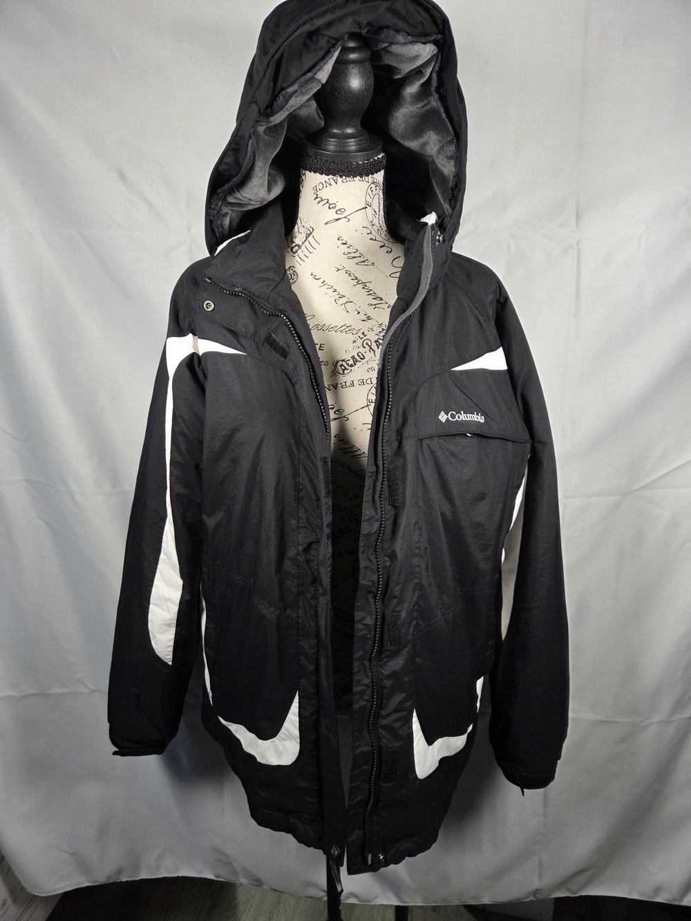 Columbia Black and White Hooded Ski Jacket with Contrast Panels